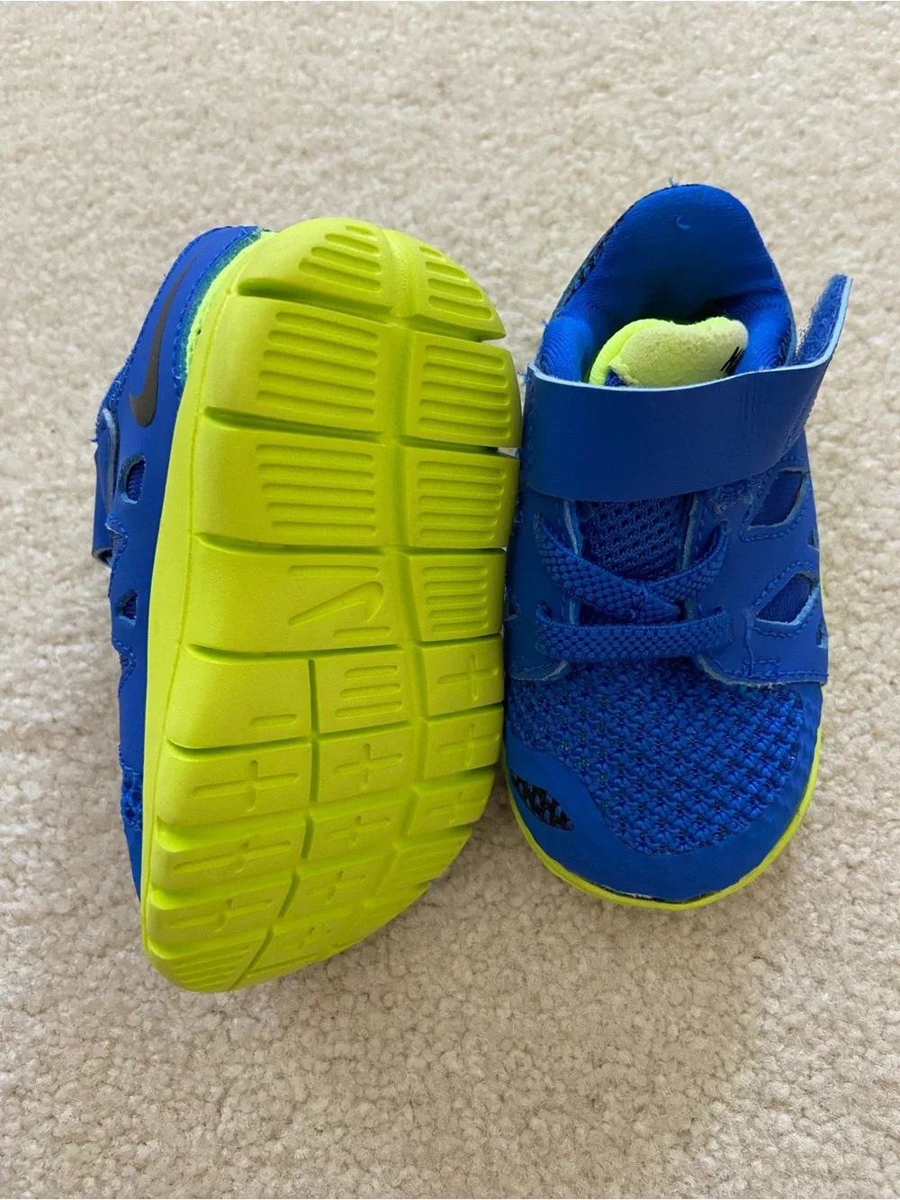 Nike Toddler size C3 Blue and Lime Athletic Sneakers new